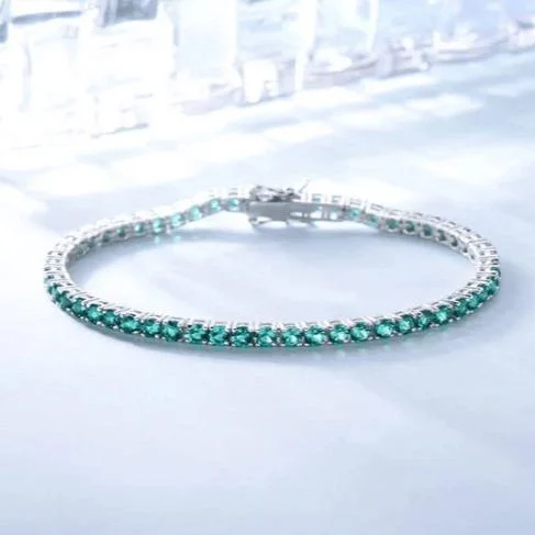 high-quality bangles for women -Emerald Green Round Cut Bracelet