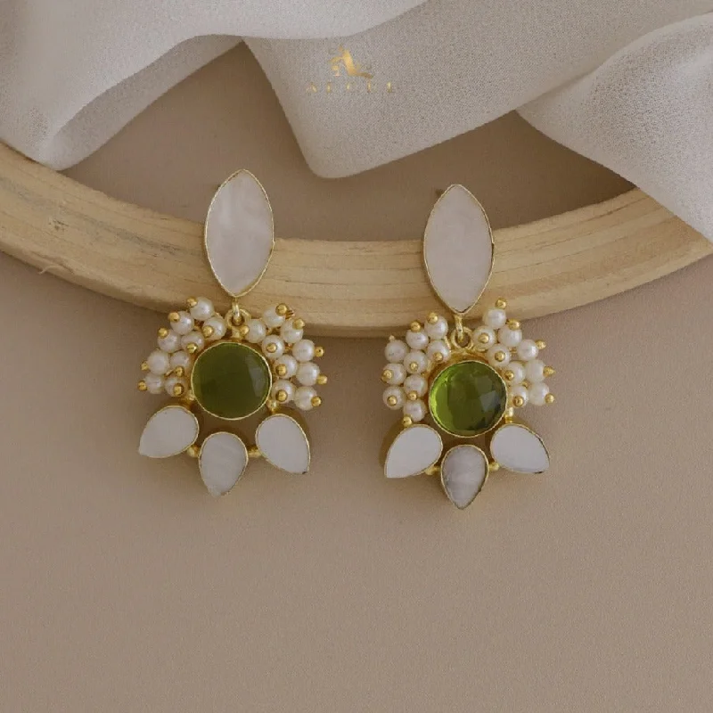 trendy gold earrings for women -Landrya Glossy Cluster Pearl MOP Earring